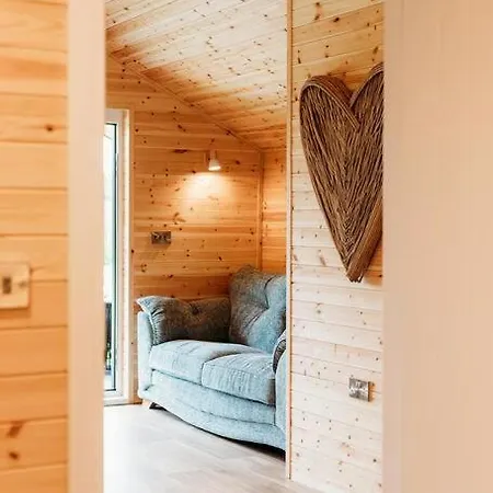 Riverside Retreats - Steamers Meadow *