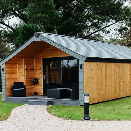 Kemping Riverside Retreats - Steamers Meadow Gwinear