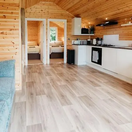 Riverside Retreats - Steamers Meadow Kemping